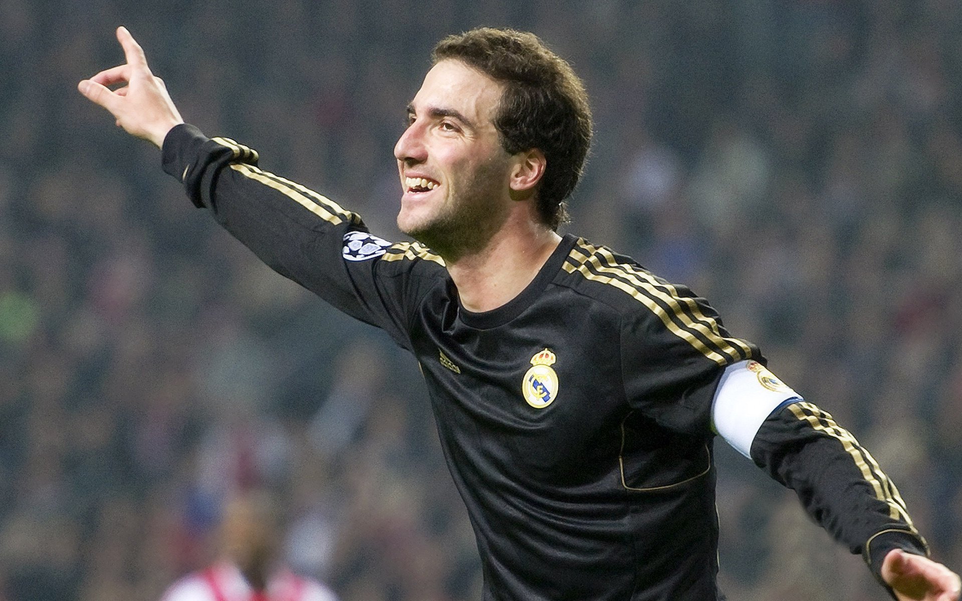 国际热身赛中国足球战平 球迷鼓励球队继续努力,中国足球热身赛结果