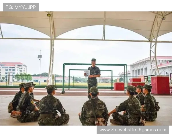 举重队长训练时全队跟着喊口号气势如战场